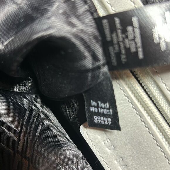 Ted Baker Leather Shoulder Bag in White - Picture 14 of 14